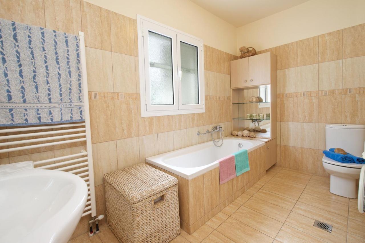 Stella'S Place Karavomylos Luaran gambar