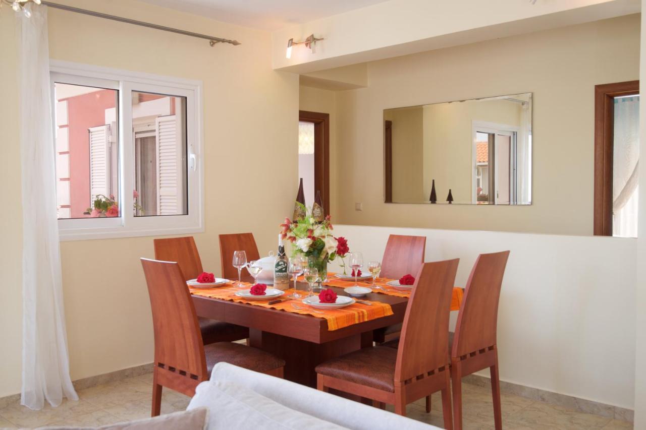 Stella'S Place Karavomylos Luaran gambar